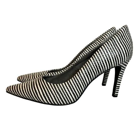 Seychelles Black White Striped Pointed Toe Pumps - Picture 3 of 7